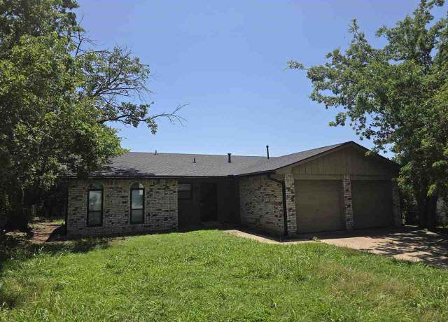 Property at 4711 SE Wilshire Ter, Lawton, OK 73501, 3 beds, 2 baths
