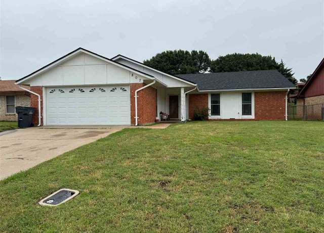Property at 807 SE Lomond, Lawton, OK 73501, 3 beds, 2 baths