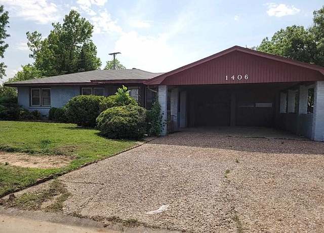 Property at 1406 NW 33rd St, Lawton, OK 73505, 2 beds, 2 baths