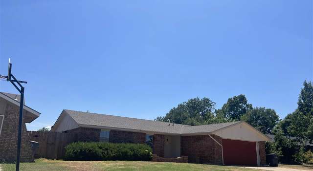 Photo of 6814 NW Willow Crk, Lawton, OK 73505