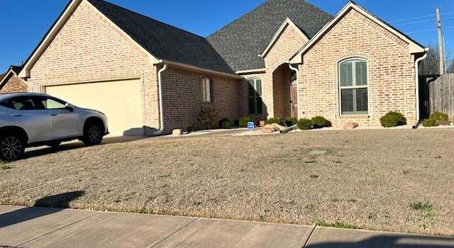 Photo of 704 NW Blackstone Trl, Lawton, OK 73505