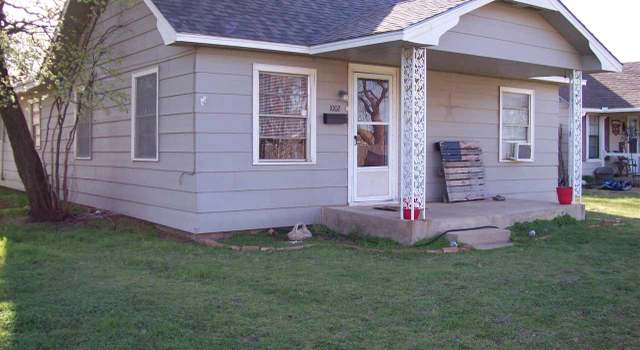 Photo of 1002 G St, Snyder, OK 73566
