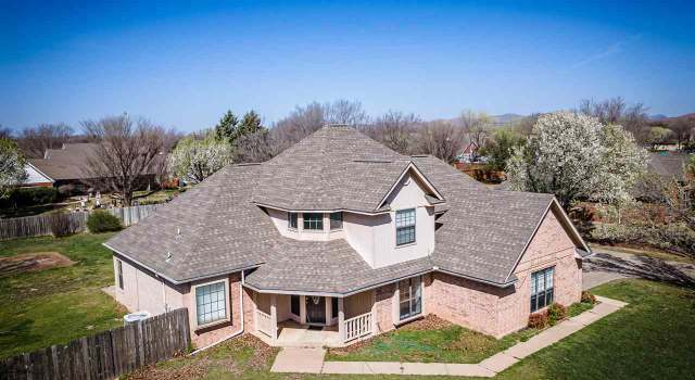 Photo of 9 NW Briarcreek Dr, Lawton, OK 73505