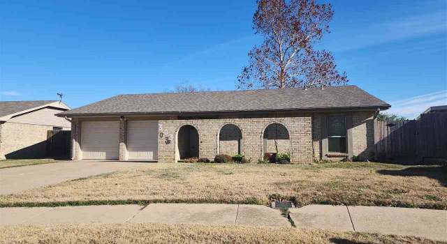 Photo of 303 NE 48th St, Lawton, OK 73507