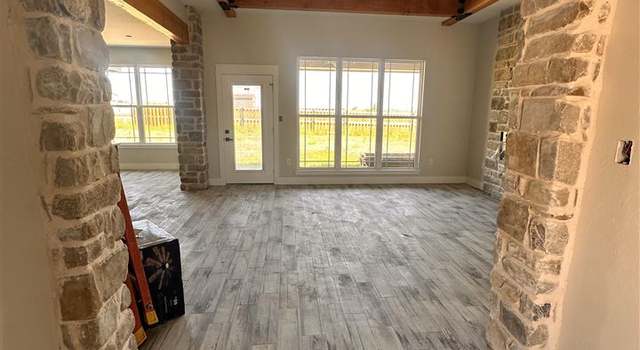 Photo of 208 Meadowlark Ln, Geronimo, OK 73543