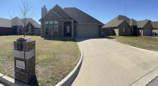 Photo of 310 N Mountain Meadow Dr, Cache, OK 73527