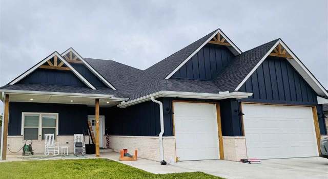Photo of 1062 NE Skyridge Dr, Elgin, OK 73538