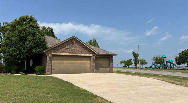Photo of 510 NE 51st St, Lawton, OK 73501