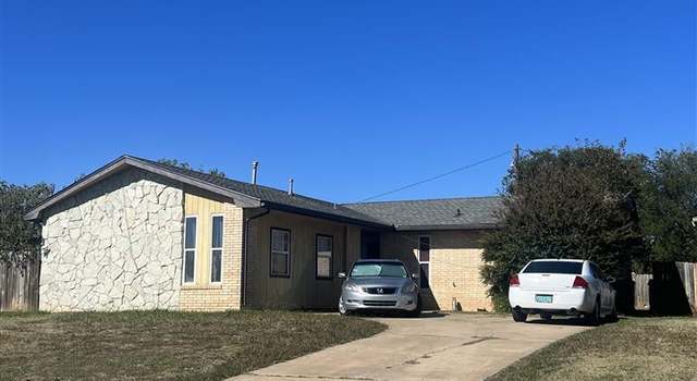 Photo of 4004 SE Bedford Dr, Lawton, OK 73501