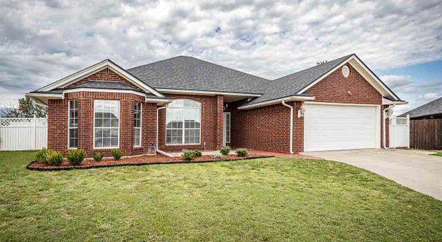 Photo of 418 SE Lancelot Ln, Lawton, OK 73501