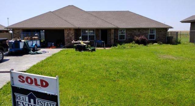 Photo of 114 Arapaho St, Geronimo, OK 73543