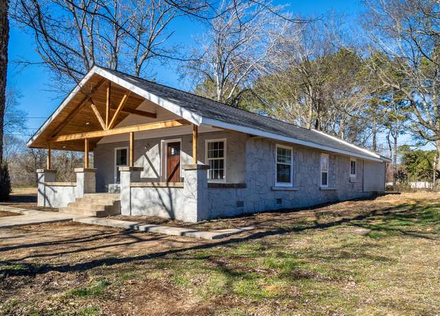 Property at 200 Cool Mist Ln, Batesville, AR 72501, 3 beds, 2 baths
