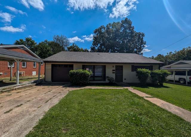 Property at 1250 Arch St, Batesville, AR 72501, 3 beds, 2 baths