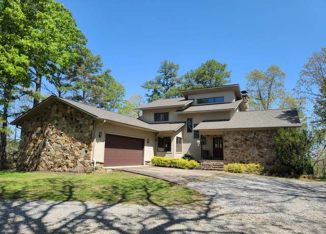 Property at 300 Mount Springs Rd, Batesville, AR 72501, 3 beds, 3 baths