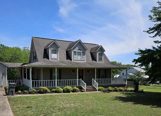 Property at 135 Westwood Dr, Batesville, AR 72501, 3 beds, 2.5 baths