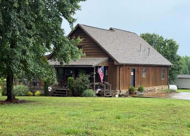 Property at 79 Morris Ave, Batesville, AR 72501, 3 beds, 2 baths