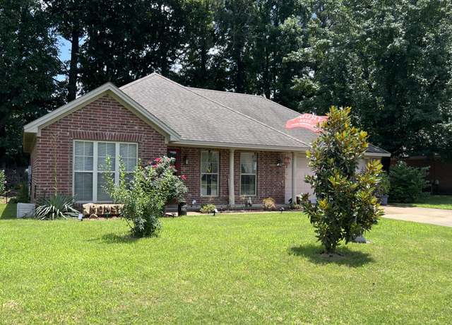Property at 20 Livingstone Dr, Searcy, AR 72143, 3 beds, 2 baths
