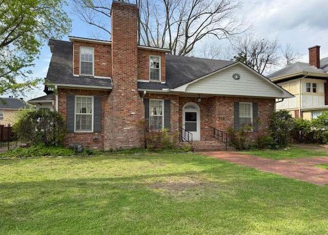 Property at 529 E Boswell St, Batesville, AR 72501, 3 beds, 3 baths