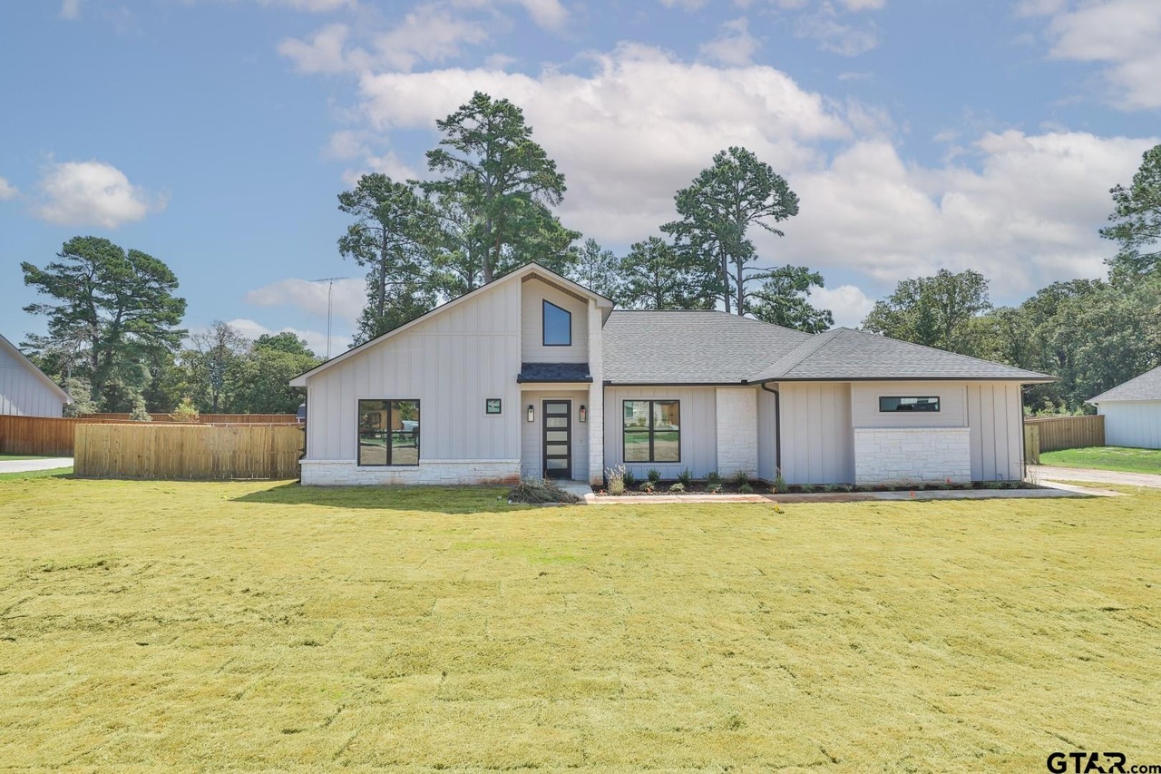 14415 Woodland Creek Dr, Lindale, TX 75771 | MLS# 24002382 | Redfin