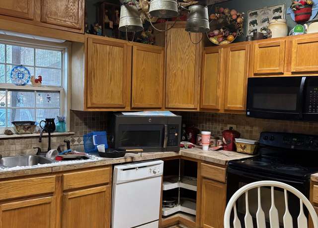 Property at 10748 W Hwy 84, Rusk, TX 75785, 4 beds, 2 baths