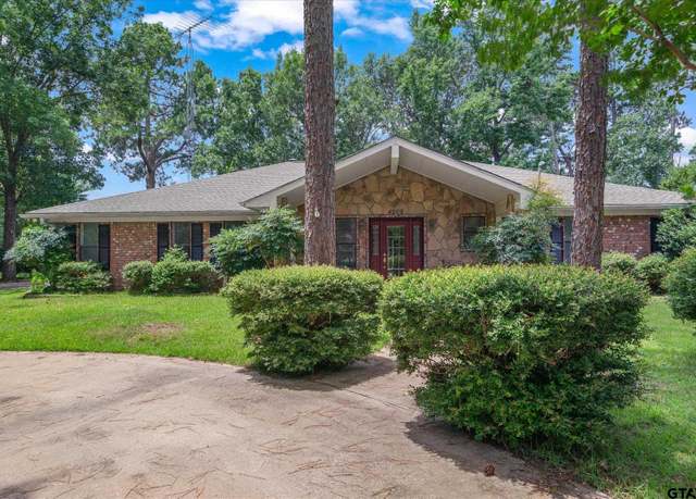 Property at 298 Bent Horseshoe Ln, Holly Lake Ranch, TX 75765, 4 beds, 2.5 baths