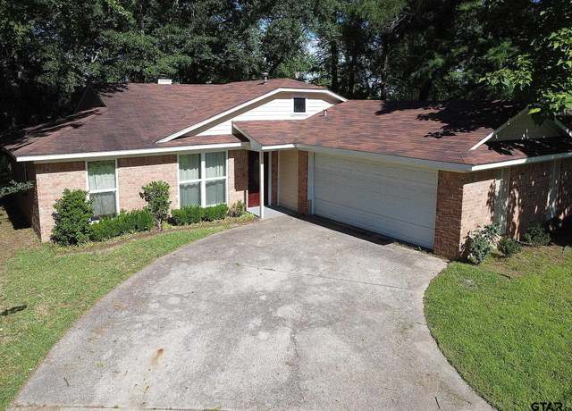 Property at 16530 Echo Glen Dr, Tyler, TX 75703, 3 beds, 2 baths