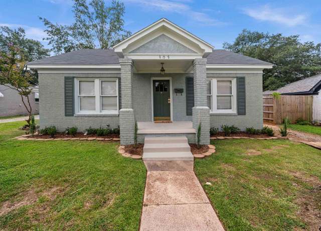 Property at 305 E Lake St, Tyler, TX 75701, 2 beds, 1.5 baths