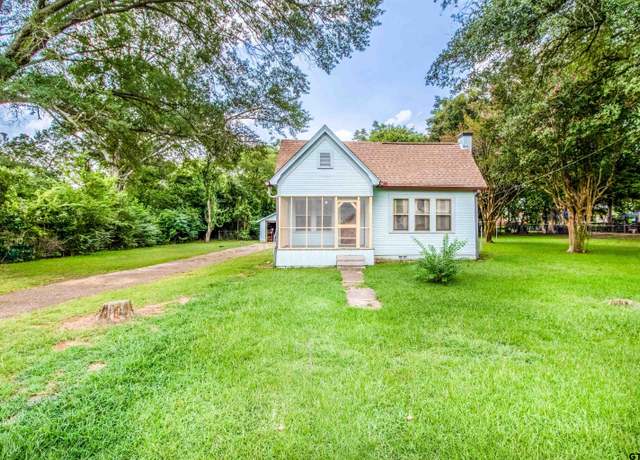Property at 1717 E Houston St, Tyler, TX 75702, 2 beds, 1 bath