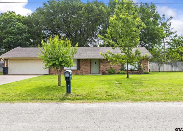Property at 225 Helen Dr, Lindale, TX 75771, 2 beds, 2 baths