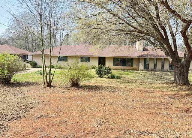 Property at 1149 Cr 1512, Jacksonville, TX 75766, 4 beds, 4.5 baths