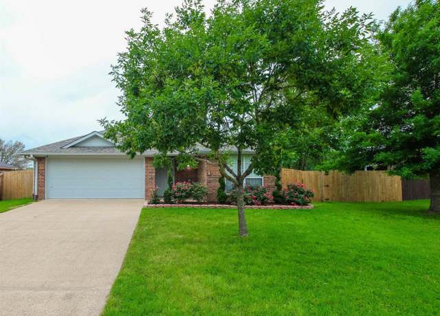 Property at 105 Ash Dr, Bullard, TX 75757, 3 beds, 2 baths
