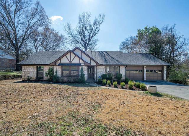 Property at 1717 Sequoia Dr, Tyler, TX 75703, 3 beds, 2 baths