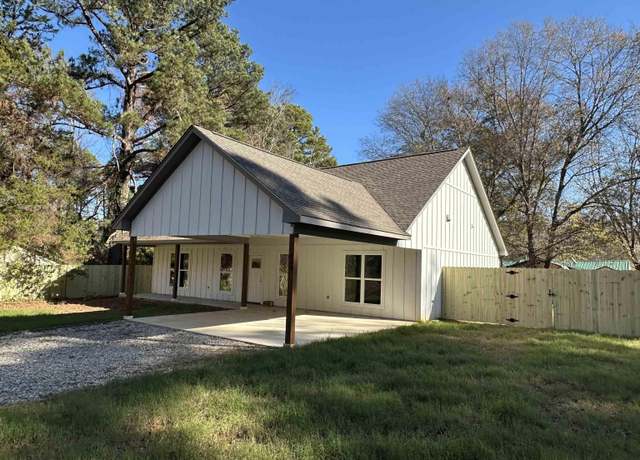 Property at 804 East Side Dr, Quitman, TX 75783, 3 beds, 2 baths