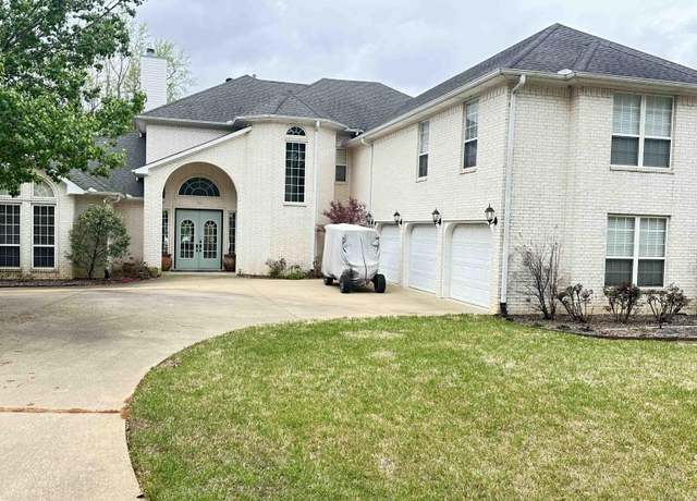 Property at 1713 Lakeshore Dr, Jacksonville, TX 75766, 4 beds, 4.5 baths