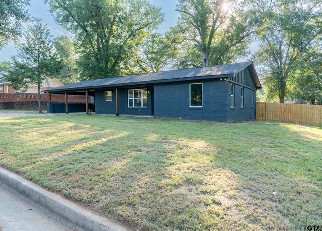 Property at 2922 W Azalea Dr, Tyler, TX 75701, 3 beds, 2 baths
