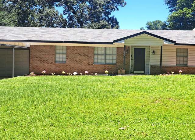 Property at 2700 Brentwood Dr, Tyler, TX 75701, 3 beds, 2 baths