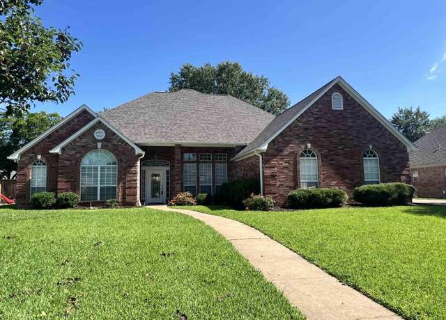Property at 1305 Riverbend, Tyler, TX 75703, 4 beds, 2.5 baths