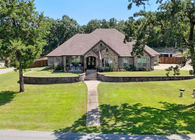 Property at 555 Cr 2307, Mineola, TX 75773, 4 beds, 3.5 baths