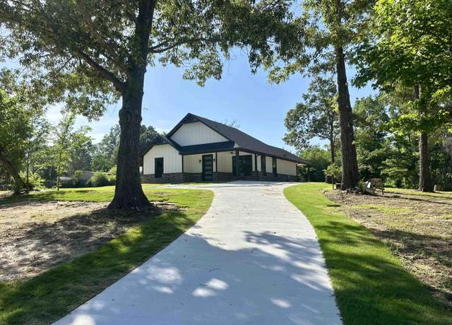 Property at 12717 Hillcrest Rd, Tyler, TX 75708, 3 beds, 2 baths