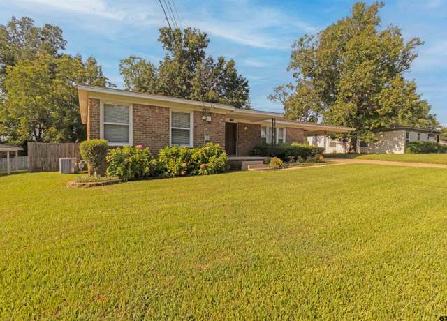 Property at 1410 Crockett Dr, Tyler, TX 75701, 3 beds, 2 baths