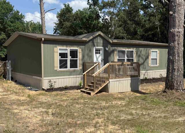 Property at 22805 Creekwood Dr, Flint, TX 75762, 3 beds, 2 baths