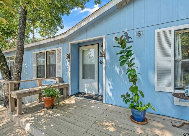 Property at 110 W Sycamore Ln, Murchison, TX 75778, 3 beds, 2 baths