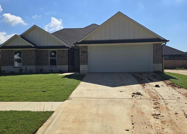 Property at 915 Alex Dr, Whitehouse, TX 75791, 4 beds, 2 baths