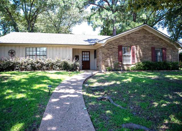 Property at 3505 Cloverdale Dr, Tyler, TX 75701, 3 beds, 2 baths