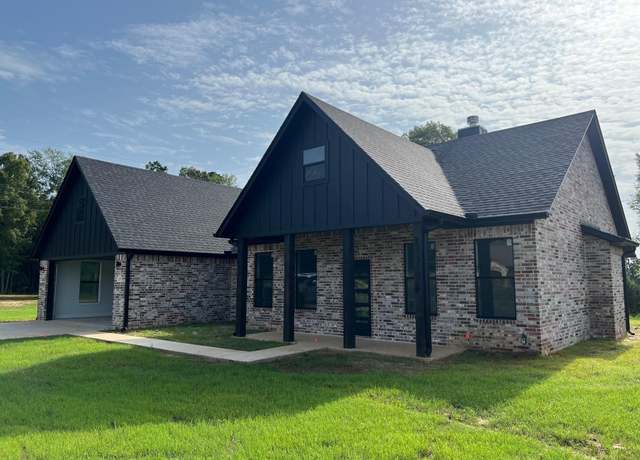 Property at 127 Big Oaks Rd, Kilgore, TX 75662, 3 beds, 2 baths