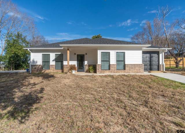 Property at 413 Stewart, Lindale, TX 75771, 3 beds, 2 baths