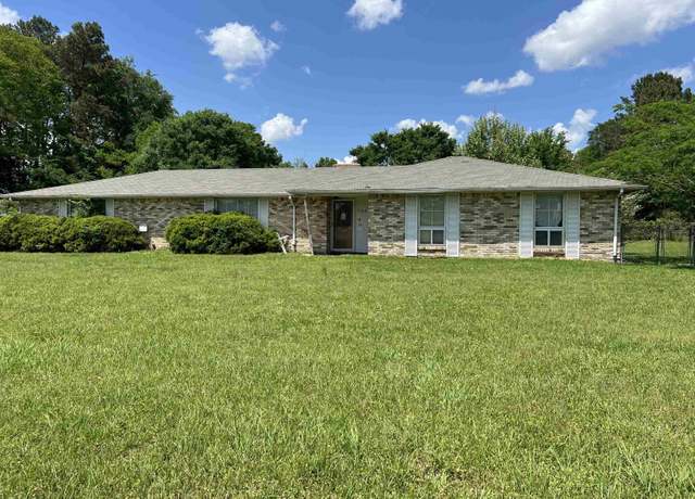 Property at 15861 E State Hwy 31, Tyler, TX 75705, 3 beds, 2 baths