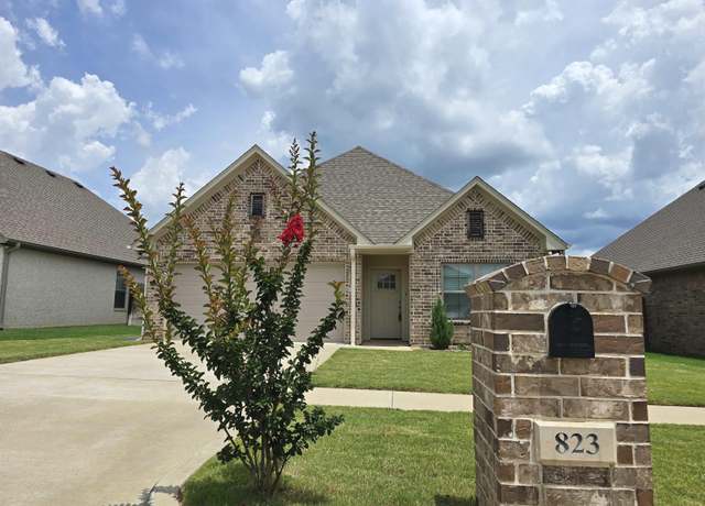 Property at 823 Lindsey Ln, Whitehouse, TX 75791, 3 beds, 2 baths