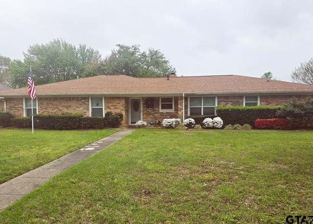 Property at 406 Brookwood Dr, Mount Pleasant, TX 75455, 3 beds, 2 baths