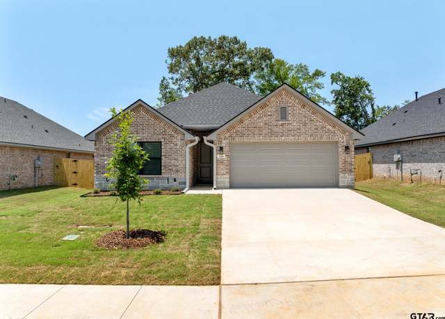 Property at 2249 Dogwood Park Blvd, Tyler, TX 75707, 3 beds, 2 baths
